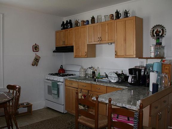 3rd image of 19 N Regent St Floor 2