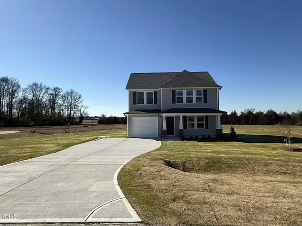 25 Harvest Hills Ln, Dunn, NC 28334