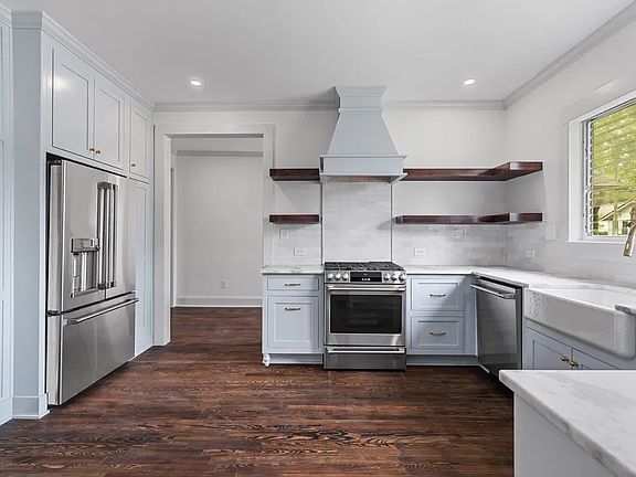 2nd image of 59 Perry St