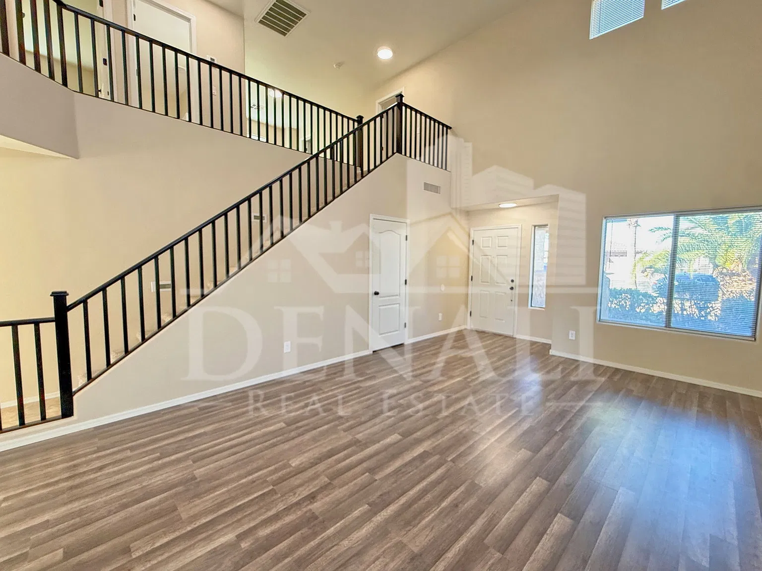 4 bed, 3.0 bath, 2426 sqft, $1,995 — Photo 4