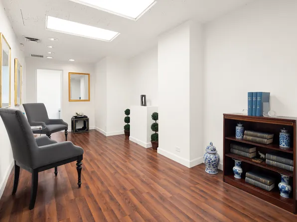 117 East 72nd Street image 6 of 6