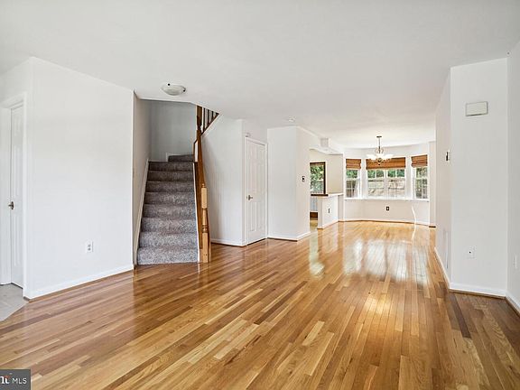 3rd image of 9205 Ridgefield Cir