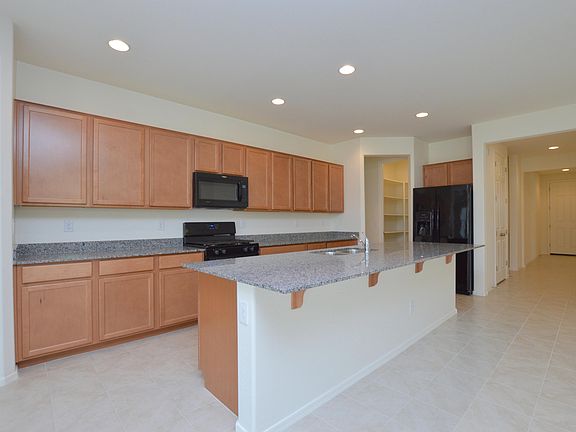 3rd image of 1647 W Harris Ave
