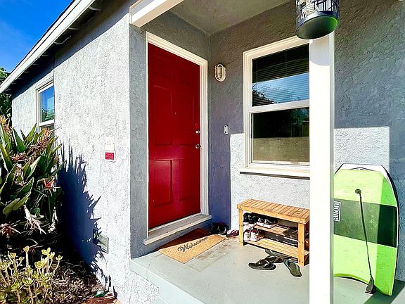 3rd image of 3017 Urban Ave