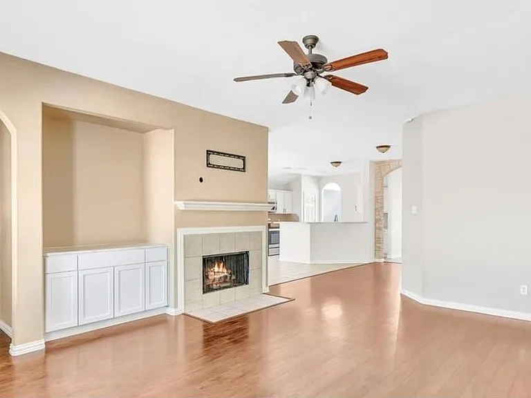 6827 Atasca Creek Dr — Photo 8