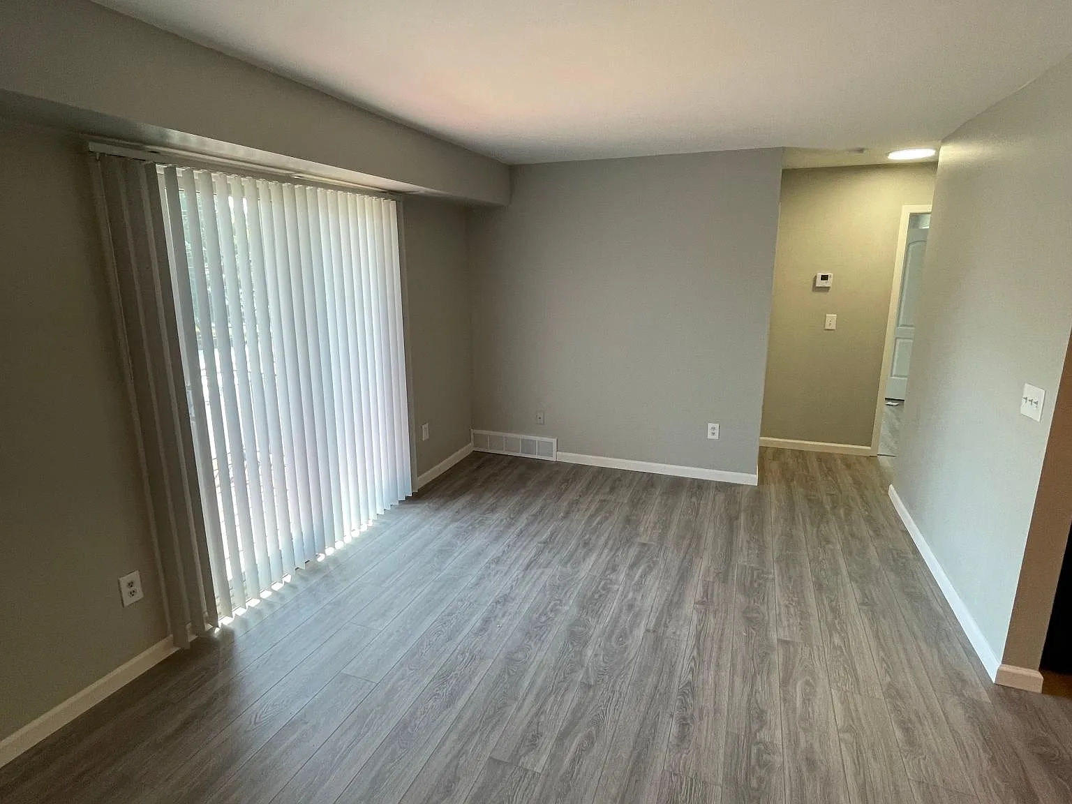 1300 Dewey St — Photo 2