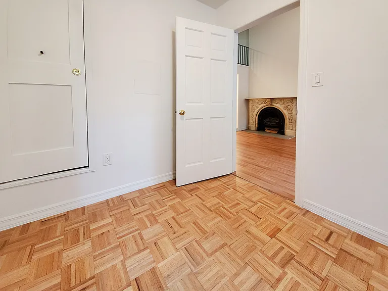 116 E 31st St #2G — Photo 5