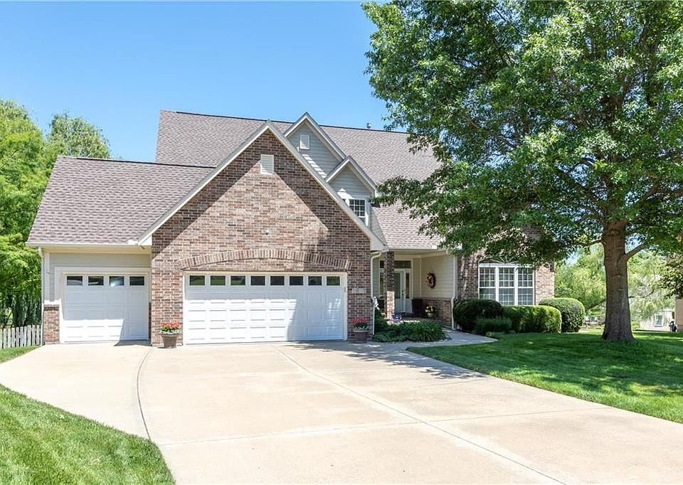 1st image of 1611 NE Craigievar Dr