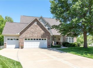 1611 NE Craigievar Dr, Blue Springs, MO 64014
