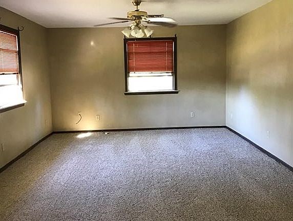 4th image of 169 Lake Dr