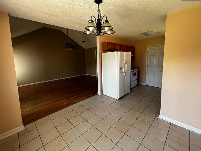 667 Ponderosa Dr — Photo 3
