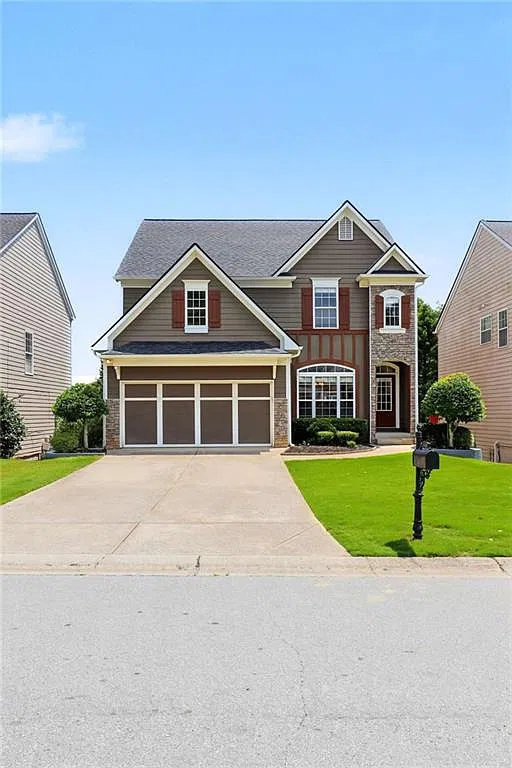 5 bed, 4.0 bath, 2027 sqft, $2,500 — Photo 2