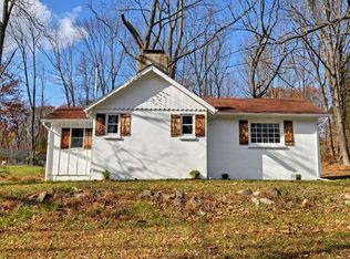 922 W Walnut Dr, Newton, NJ 07860