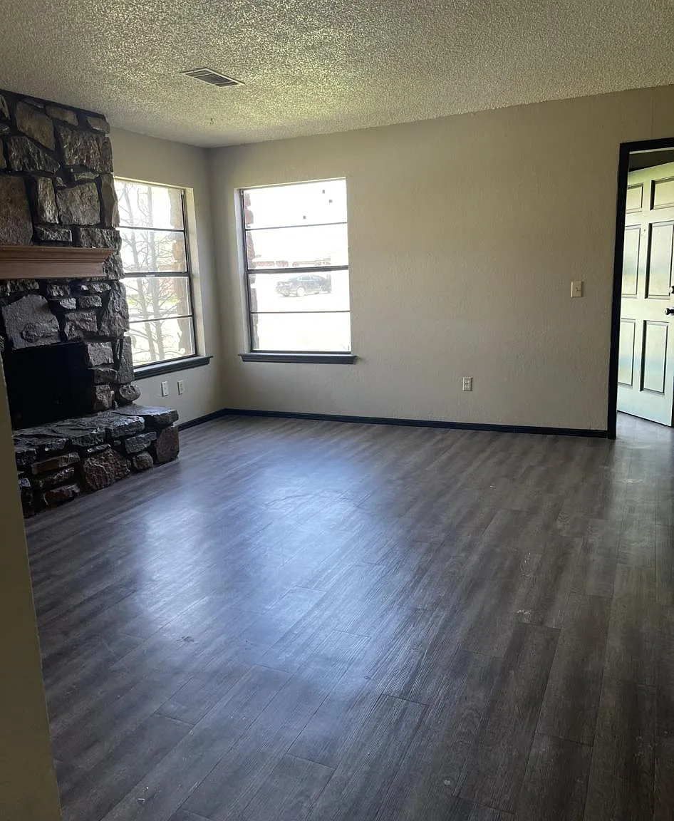8108 N 117th East Ave — Photo 2