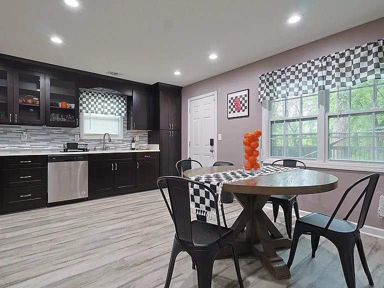Briar Creek Ln — Photo 18