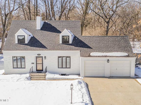 4th image of 525 N Lundys Ln