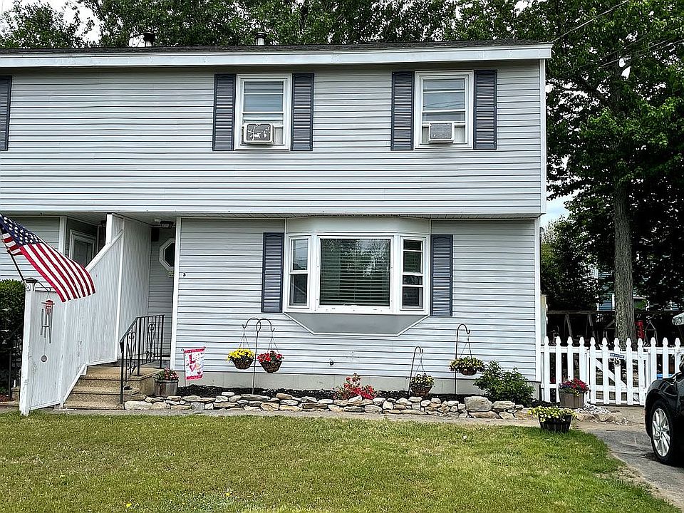 1st image of 10 Norman Dr
