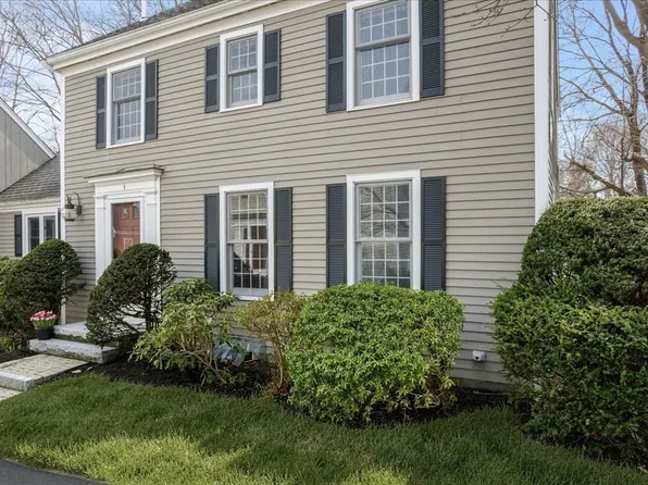 125 North St #1, Medfield, MA 02052