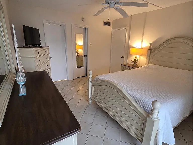 1333 E Hallandale Beach Blvd #305 — Photo 7