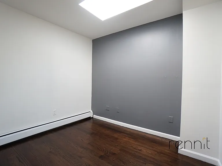 1305 Gates Ave #3 — Photo 10