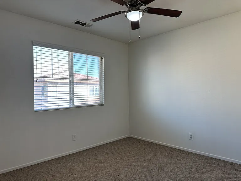 9782 Winterberry Dr — Photo 11