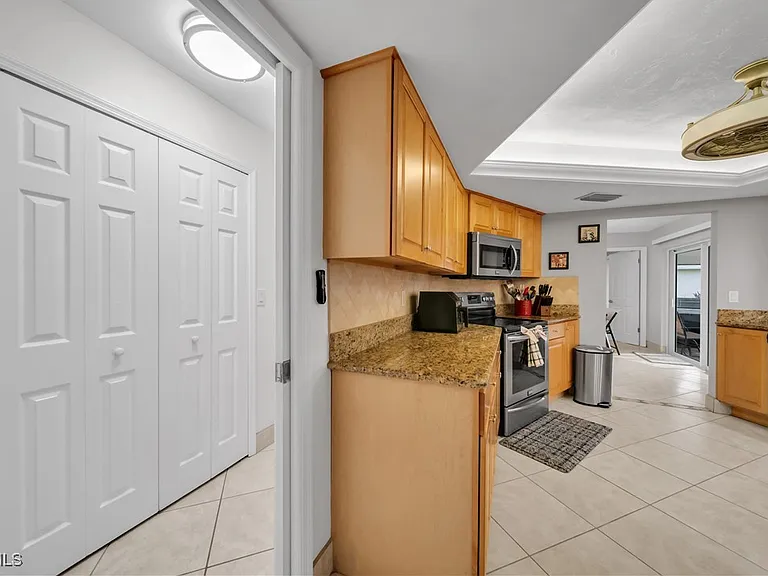 3746 SE 1st Pl — Photo 12