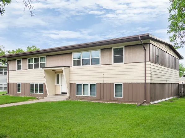 807 17th Ave S #1, Grand Forks, ND 58201