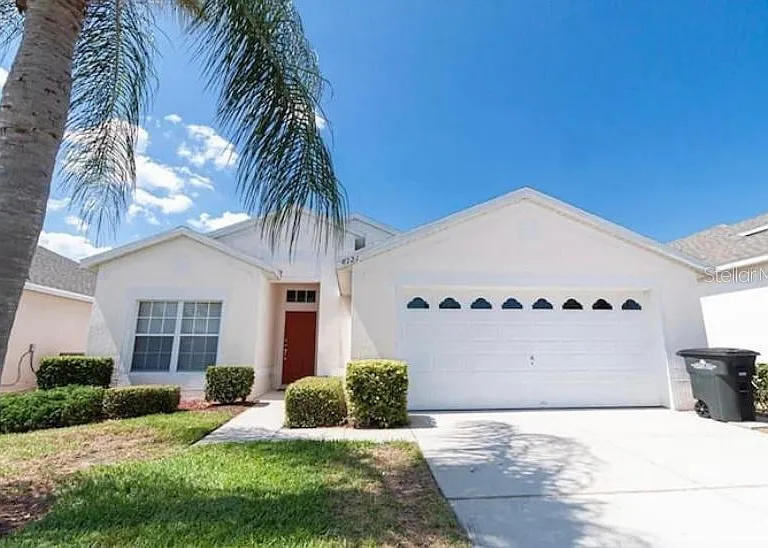 8121 Fan Palm Way — Photo 2