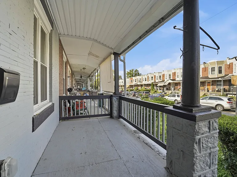 1551 N Allison St — Photo 3