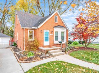 27244 Maple St, Roseville, MI 48066