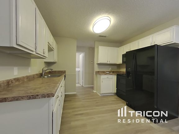 5th image of 2400 Ensenada Ln