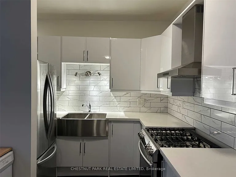 179 Avenue Rd #2 — Photo 4