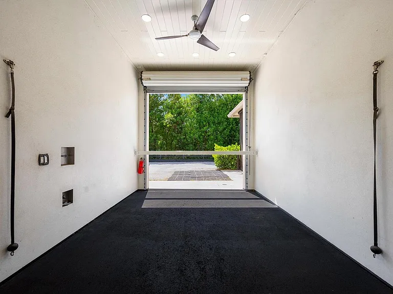 15450 Estancia Ln — Photo 9