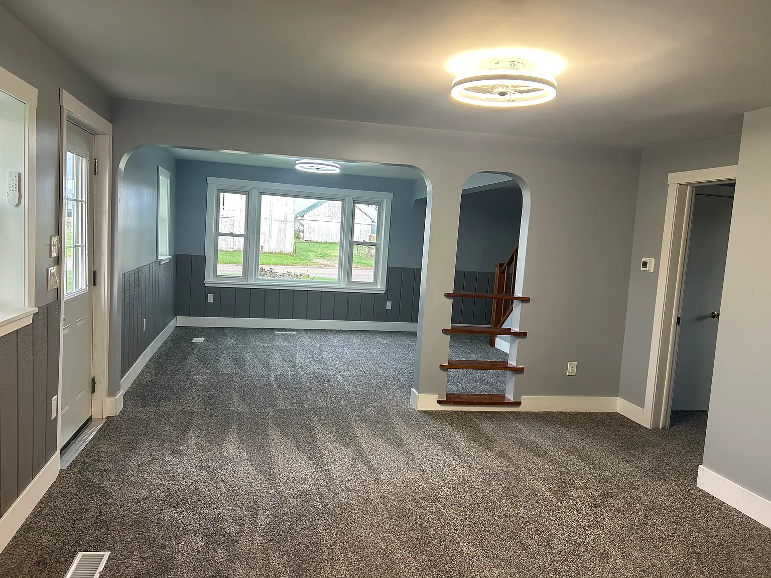 4 bed, 2.5 bath, 1880 sqft, $2,400 — Photo 3