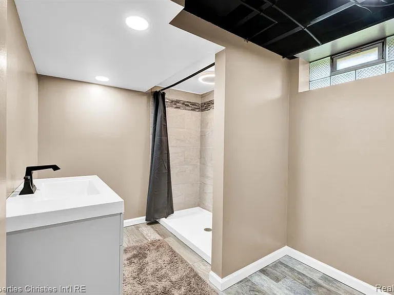 4271 Prairie Ave — Photo 25