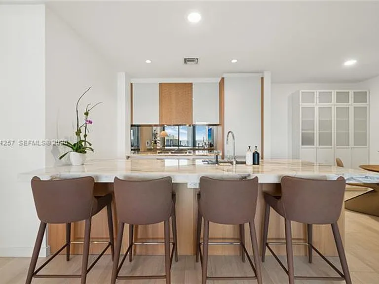 2831 S Bayshore Dr #CU-1701 — Photo 27