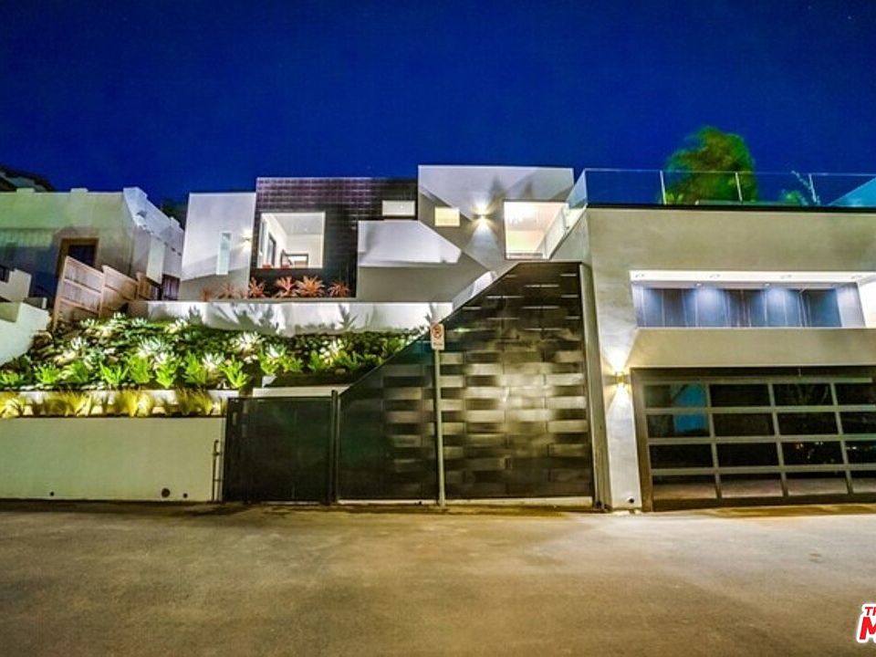 1st image of 3377 Charleston Way