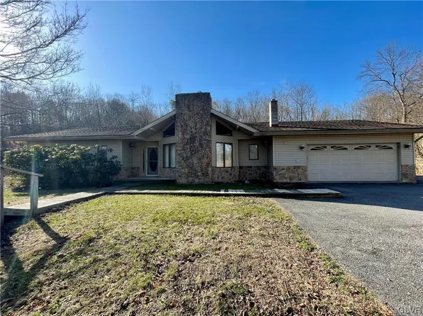 7112 Country Spring Rd, New Tripoli, PA 18066