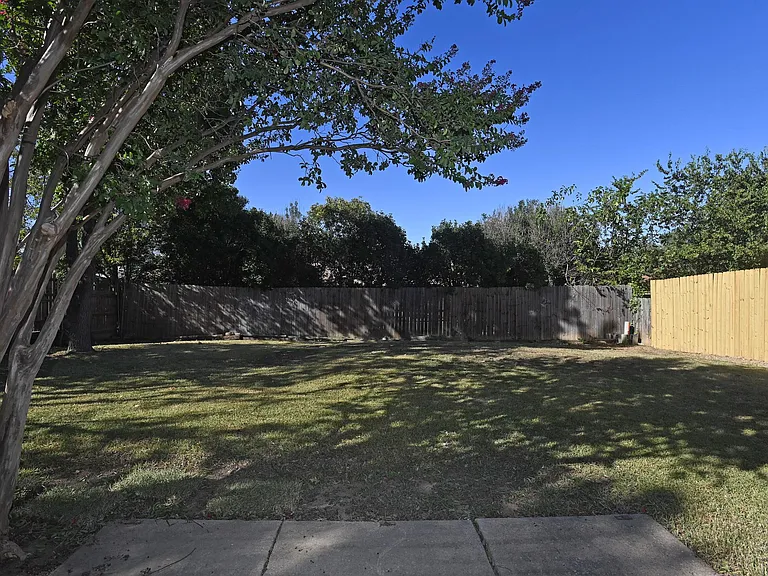 2227 Newbury Dr — Photo 25