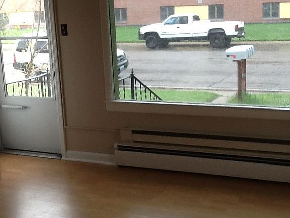 5th image of 136 Eugene St #136