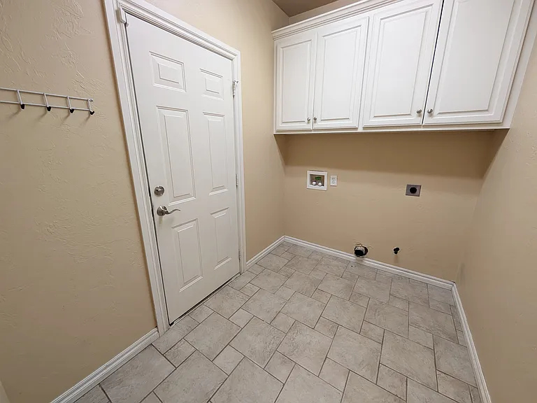 17115 Cedar Dr — Photo 15