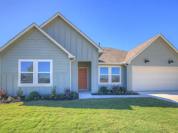 542 Davis Mountain Dr, Lockhart, TX 78644