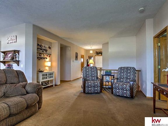 5th image of 6746 Aspen St