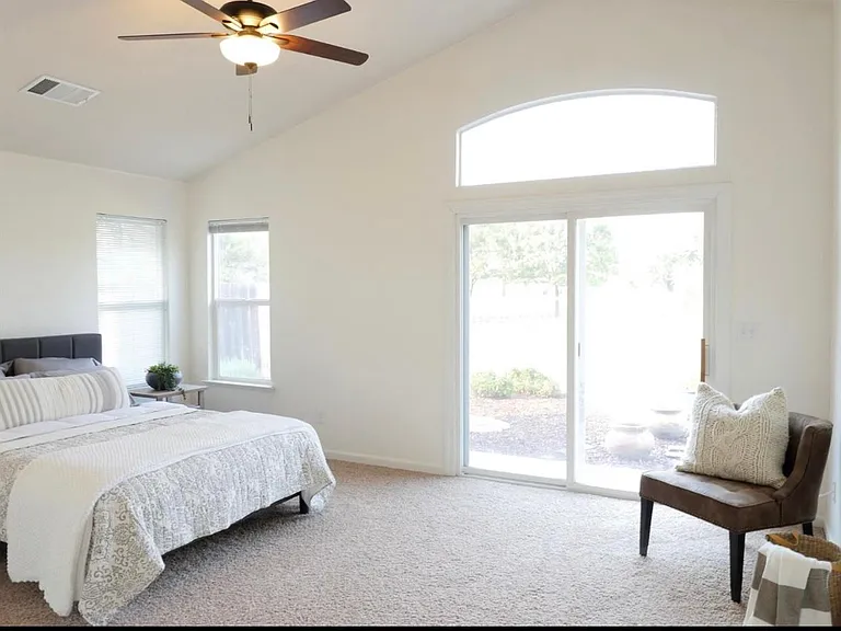 160 Lake Dr — Photo 15