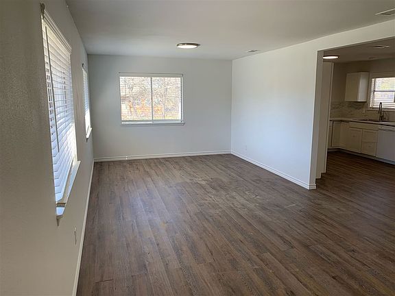 4th image of 717 Aspen Ln