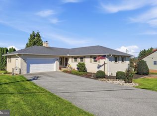 6419 Penn National Dr, Fayetteville, PA 17222