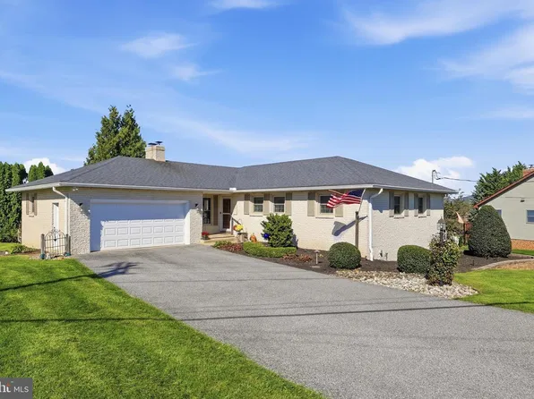 6419 Penn National Dr, Fayetteville, PA 17222