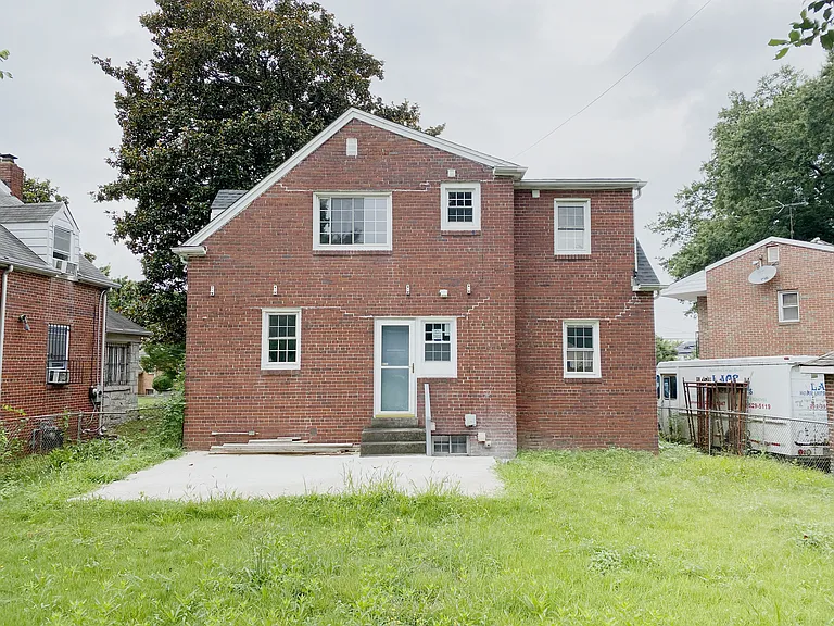 1536 Douglas St NE — Photo 30