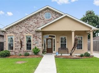 697 Jefferson St, New Orleans, LA 70121