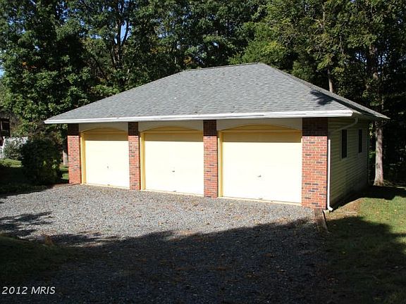 3rd image of 2112 Cypress Dr
